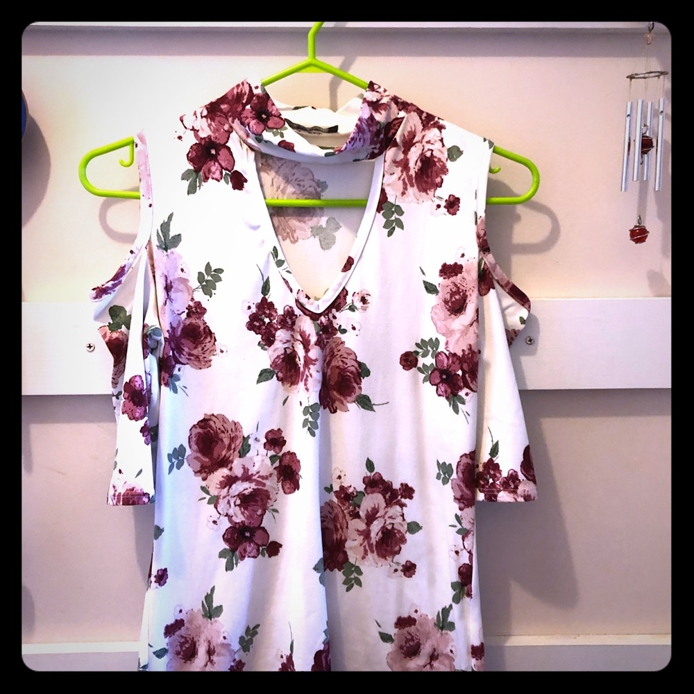 Floral print cold shoulder top